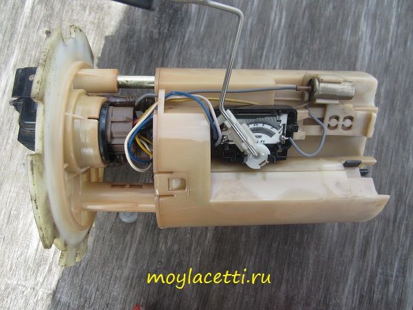 Датчик уровня топлива Лачетти